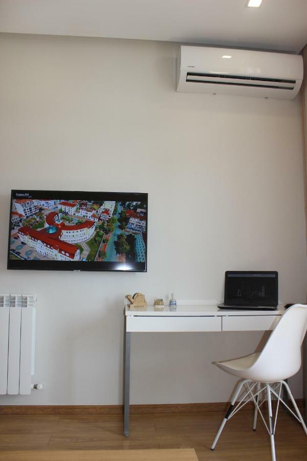 1 Apartament *