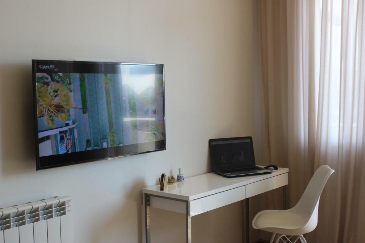 1 Apartament *