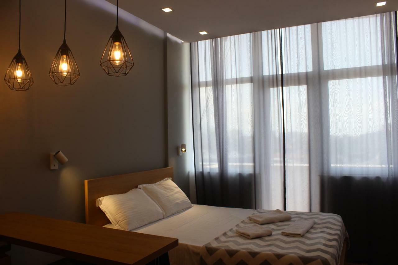 Apartament 1 *